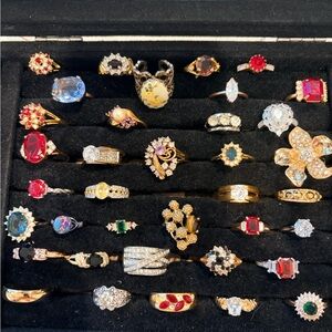 37 Assorted vintage ring lot